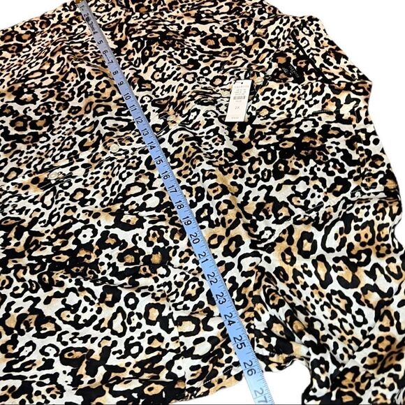 Talbots Classic Cotton Button Up in Leopard - Picture 6 of 10